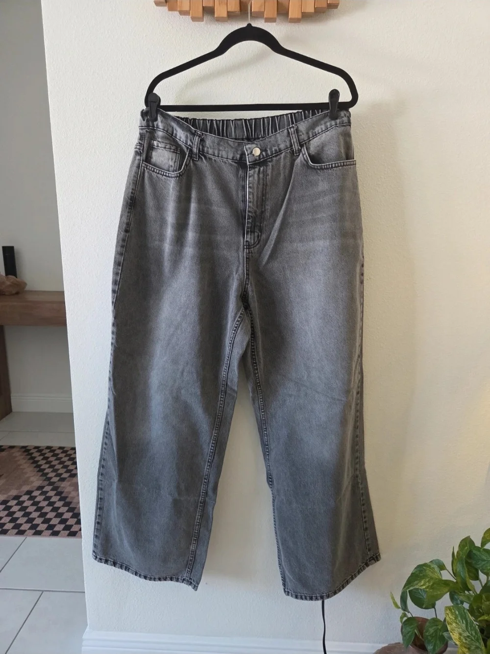 High-Rise Wide Leg Jeans in Washed Gray - Picture 2 of 5